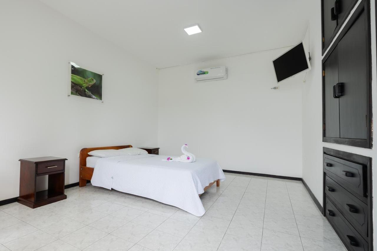 Hotel Pelican Bay Puerto Ayora  Kültér fotó